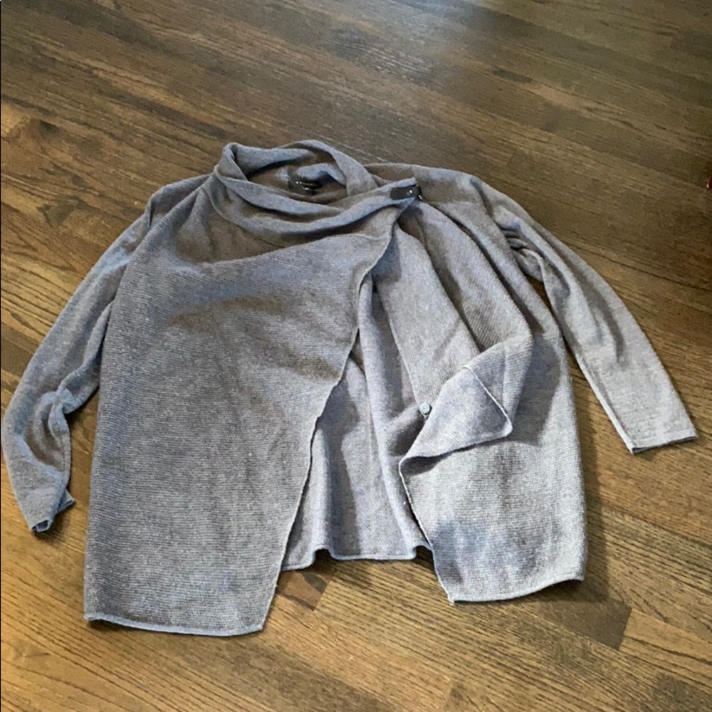Tahari Gray Open Sweater EUC Medium M